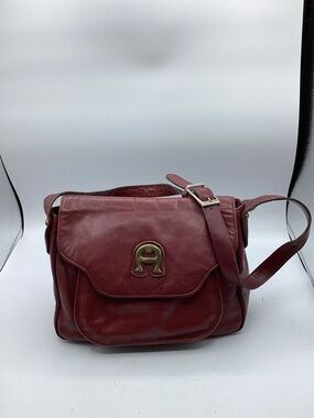 Vintage 1970s Etienne Aigner Shoulder Bag in the Original Oxblood Color